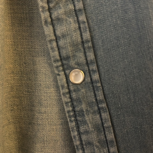 NWT Levi snap Jean shirt - Picture 4 of 5